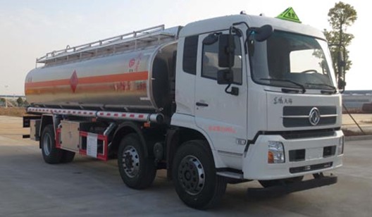 18噸東風(fēng)天錦小三軸鋁合金油罐車(chē)圖片 18噸東風(fēng)天錦小三軸鋁合金油罐車(chē)圖片