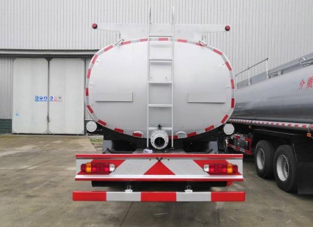 ���?f��)����ؿ�ǰ�ĺ�˹�Һ܇�DƬ