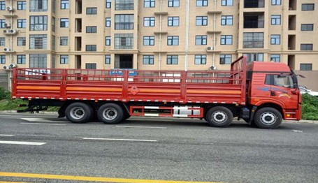 解放焊v前四后八(8x4)氣瓶運(yùn)輸車 解放焊v前四后八(8x4)氣瓶運(yùn)輸車