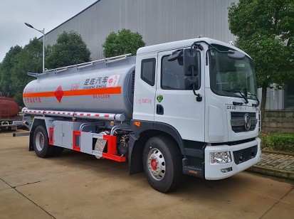 國六12噸東風(fēng)多利卡D9油罐車多方位圖片 國六12噸東風(fēng)多利卡D9油罐車多方位圖片