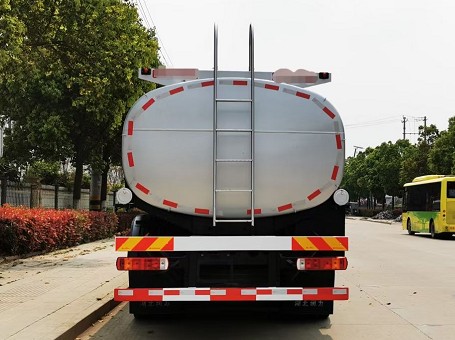 國六解放捍威前四后六普通液體運(yùn)輸車圖片 國六解放捍威前四后六普通液體運(yùn)輸車圖片