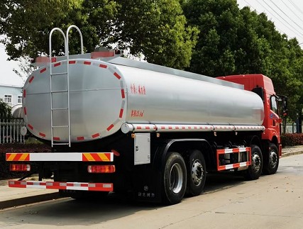 國六解放捍威前四后六普通液體運(yùn)輸車圖片 國六解放捍威前四后六普通液體運(yùn)輸車圖片