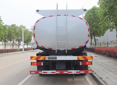 國(guó)六東風(fēng)天錦小三軸普通液體運(yùn)輸車圖片 國(guó)六東風(fēng)天錦小三軸普通液體運(yùn)輸車圖片