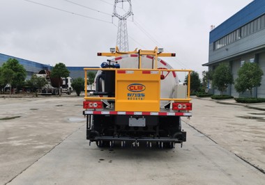 3.7立方福田藍(lán)牌普通型瀝青灑布車 3.7立方福田藍(lán)牌普通型瀝青灑布車