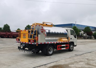 3.7立方福田藍(lán)牌普通型瀝青灑布車 3.7立方福田藍(lán)牌普通型瀝青灑布車