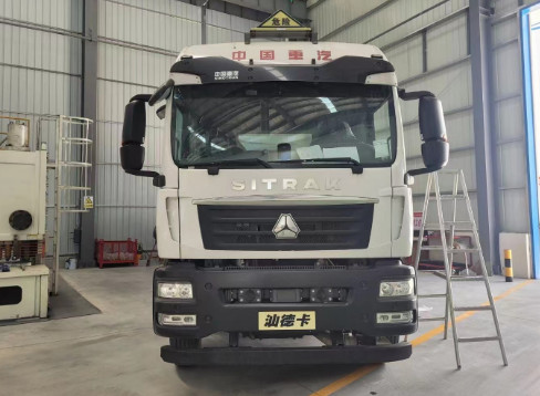 重汽汕德卡前四后八20噸油罐車(chē) 重汽汕德卡前四后八20噸油罐車(chē)
