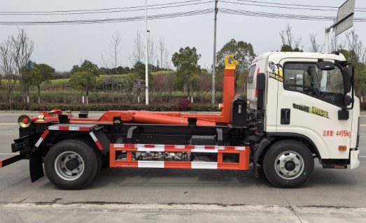 �µ����ҵ����������{(l��n)�ƹ�������܇_������CSC5049ZXXZ6��܇����жʽ����܇